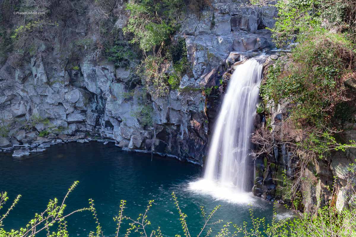 Cheonjeyeon Falls